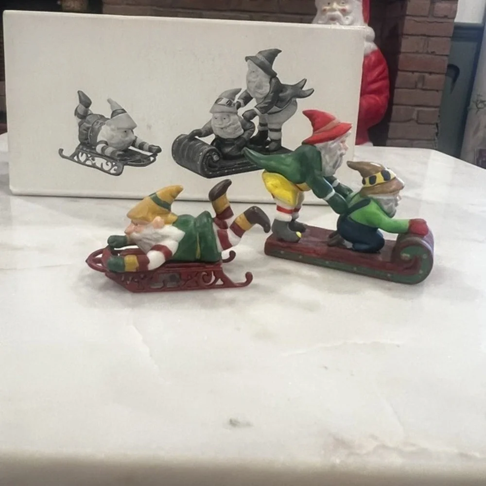 Dept 56 North Pole‎ Village Testing the Toys Accessory Christmas Elves 56057